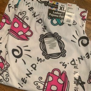 Women NWT friends pj pants xl